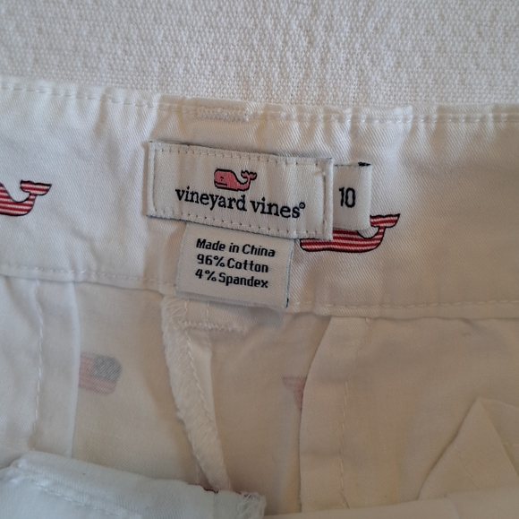 Vineyard Vines girls size 10 Whale flag print fabric, 2 front 2 back pockets EUC - Picture 3 of 5